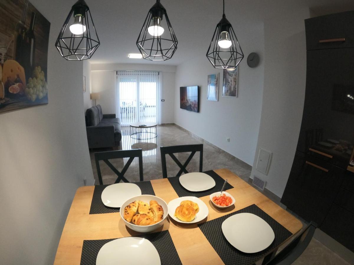 Apartment Dalmatino Makarska Bagian luar foto