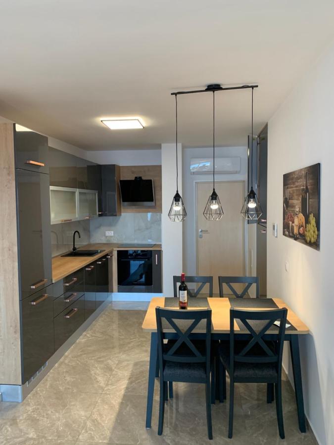 Apartment Dalmatino Makarska Bagian luar foto